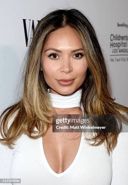 Blogger Marianna Hewitt attends a DJ night hosted by Vanity Fair, L'Oreal Paris, & Hailee Steinfeld at Palihouse Holloway on February 26, 2016 in...