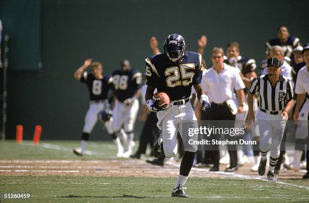 Safety Vencie Glenn of the San Diego Chargers run for yards against the Kansas City Chiefs during a game at Jack Murphy Stadium on September 24, 1989...