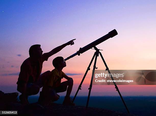 telescopio - astronomo foto e immagini stock