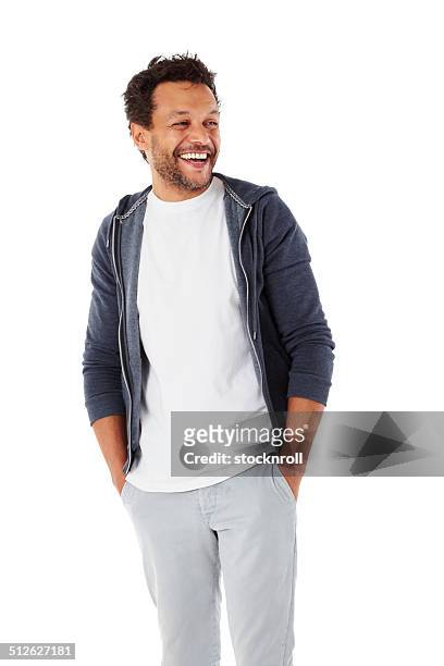 smart afroamerikanischer männliches model wegsehen lächeln - dreiviertelansicht stock-fotos und bilder