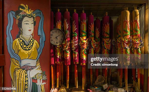 the snake temple penang, malaysia - snake temple penang stockfoto's en -beelden
