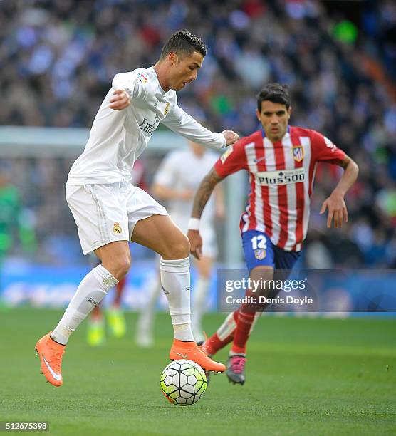 Dominic Rinaldo Ball 23,321 Cristiano Ronaldo Ball Stock Photos, High-Res Pictures, and ...