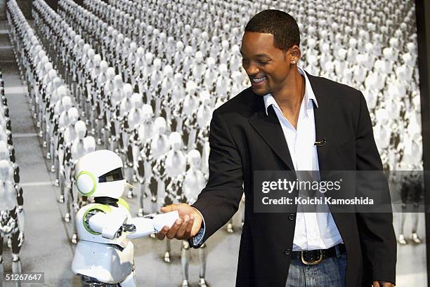 I Robot (Film) Photos and Premium High Res Pictures - Getty Images