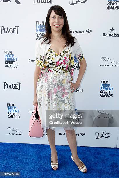 Actress Actress Illeana Douglas attends the 2016 Film Independent Spirit Awards on February 27, 2016 in Santa Monica, California.
