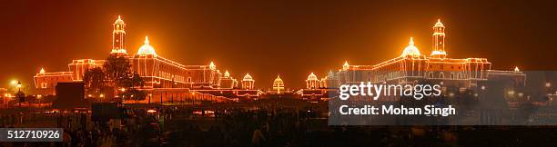 panoramic view of illumination on president house - palácio presidencial rashtrapati bhawan imagens e fotografias de stock