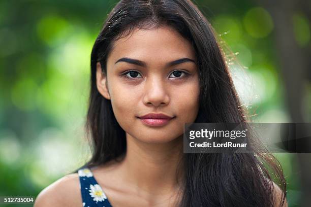 portrait of a young beautiful woman - filipino ethnicity 個照片及圖片檔