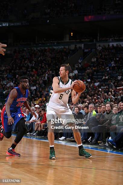 Milwaukee, WI Steve Novak of the Milwaukee Bucks handles the ball against the Detroit Pistons on February 28, 2016 at the BMO Harris Bradley Center...