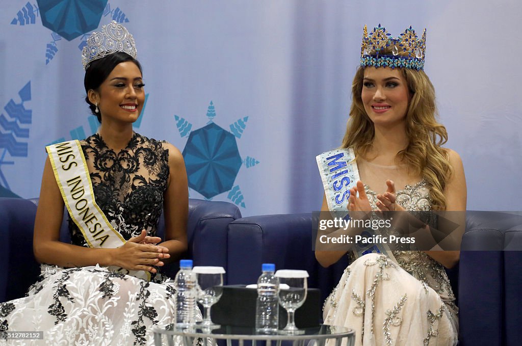 Mireia Lalaguna(R) and Maria Harfanti(L) Miss Indonesia 2015...