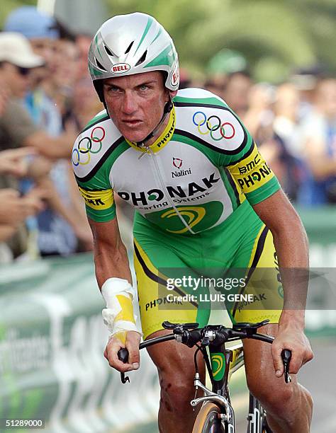 Cyclist Tyler Hamilton - Phonak Hearning Systems - rides during the 8th stage of the 59th Tour of Spain cycling race, a 40,1 kms individual...