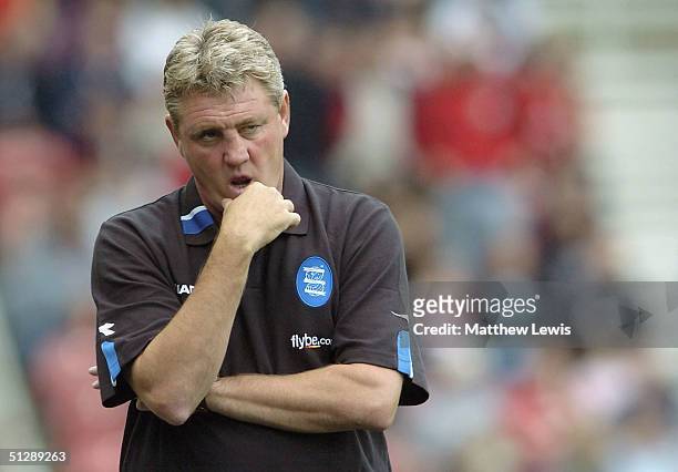 Steve Bruce manager of Birmingham looks on against during the Barclays Premiership match between Middlesbrough and Birmingham City at The Riverside...