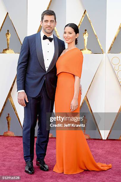 Actress Olivia Munn and NFL player Aaron Rodgers attend the 88th Annual Academy Awards at Hollywood & Highland Center on February 28, 2016 in...