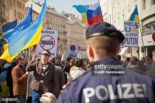 ukraine and russia protests - ukraine stockfoto's en -beelden