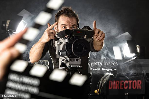 cameraman on set - film director stockfoto's en -beelden