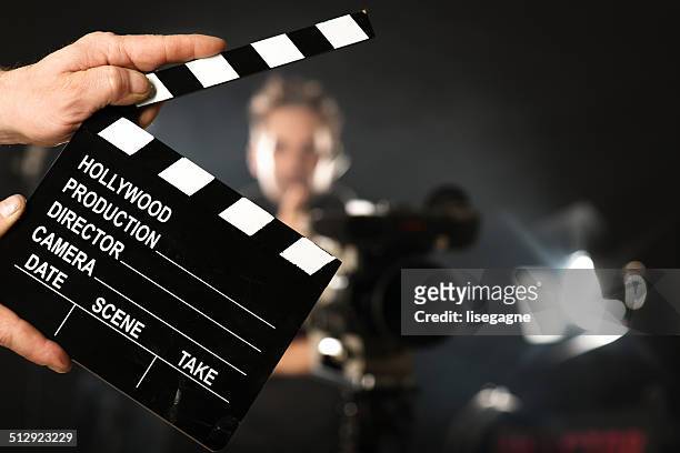 kameramann im set - film clapperboard stock-fotos und bilder