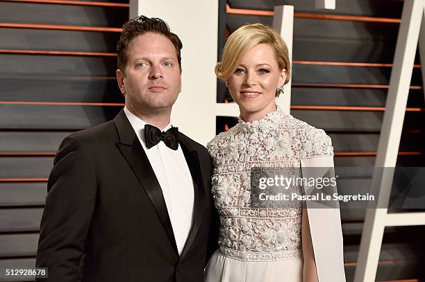 Producer Max Handelman and actress Elizabeth Banks attend the 2016 Vanity Fair Oscar Party Hosted By Graydon Carter at the Wallis Annenberg Center...