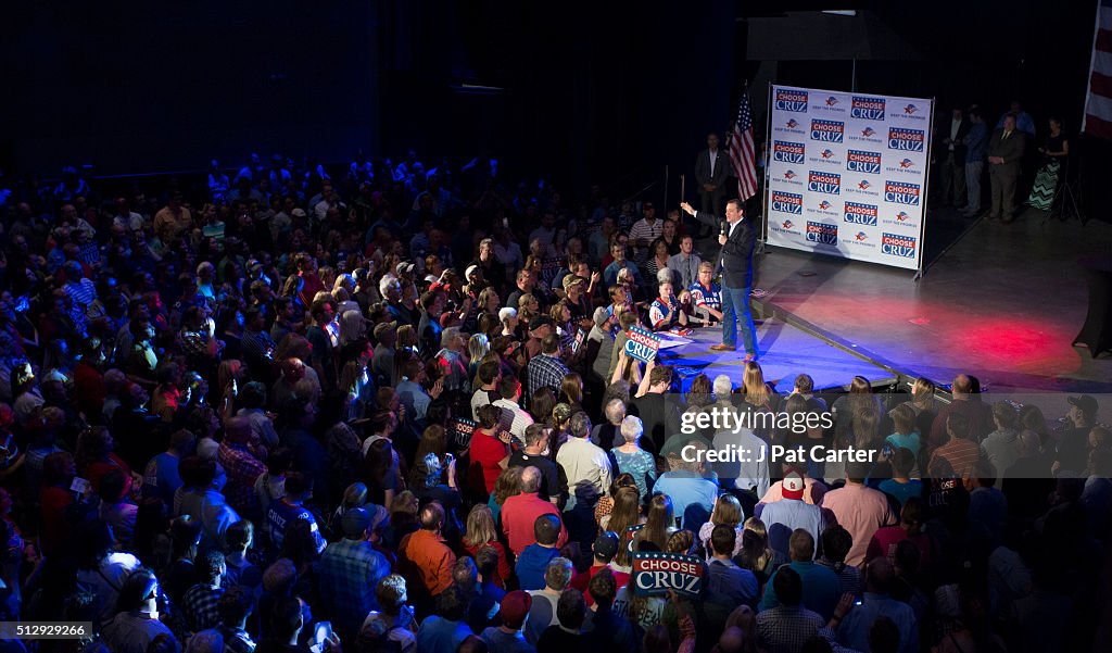 Cruz At Rally Republican presidential candidate Ted Cruz makes a speech to... News ...