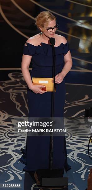 Actress Patricia Arquette pesents Best Supporting Actor award on stage at the 88th Oscars on February 28, 2016 in Hollywood, California. AFP PHOTO /...