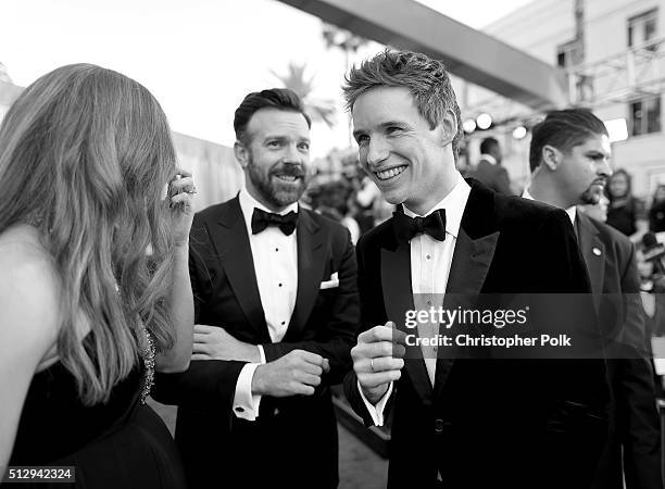 Actors Jason Sudeikis and Eddie Redmayne attend the 88th Annual Academy Awards at Hollywood & Highland Center on February 28, 2016 in Hollywood,...