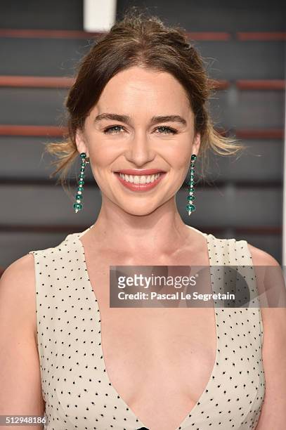 Actress Emilia Clarke attends the 2016 Vanity Fair Oscar Party Hosted By Graydon Carter at the Wallis Annenberg Center for the Performing Arts on...