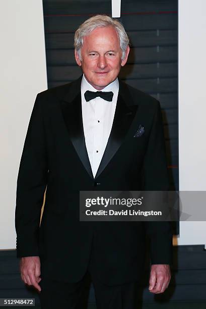 Actor Victor Garber arrives at the 2016 Vanity Fair Oscar Party Hosted by Graydon Carter at the Wallis Annenberg Center for the Performing Arts on...