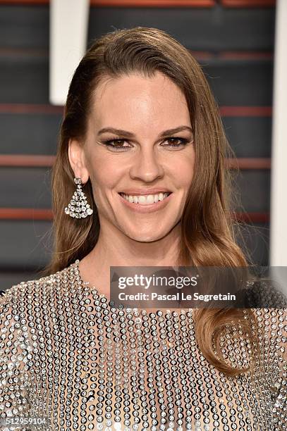 Actress Hilary Swank attends the 2016 Vanity Fair Oscar Party Hosted By Graydon Carter at the Wallis Annenberg Center for the Performing Arts on...