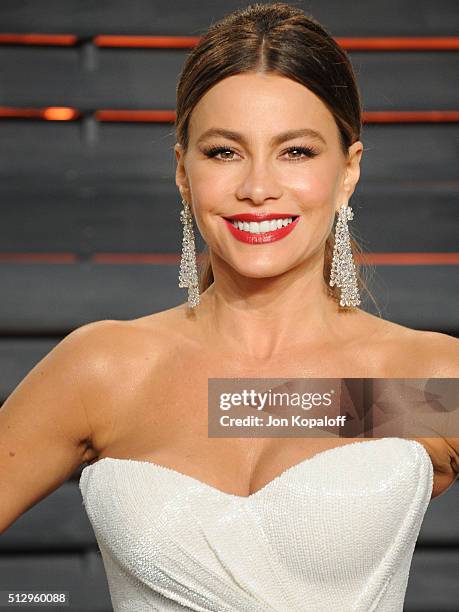 Actress Sofia Vergara attends the 2016 Vanity Fair Oscar Party hosted By Graydon Carter at Wallis Annenberg Center for the Performing Arts on...