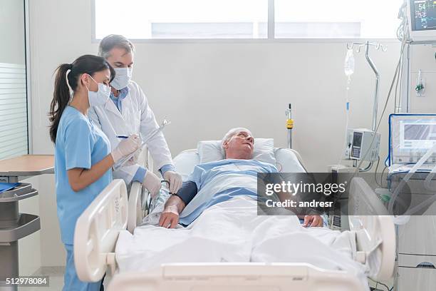 Icu Observation 20,193 Icu Patient Stock Photos, High-Res Pictures, and Images - Getty ...