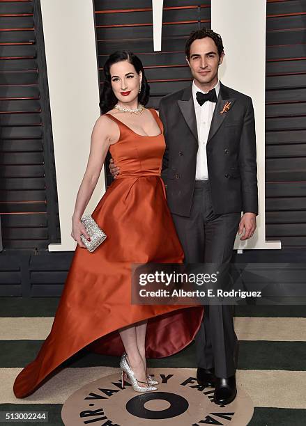 Dancer/model Dita Von Teese and fashion designer Zac Posen attend the 2016 Vanity Fair Oscar Party hosted By Graydon Carter at Wallis Annenberg...