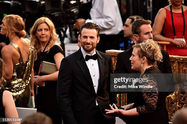 Actor Chris Evans attends the 88th Annual Academy Awards at Hollywood & Highland Center on February 28, 2016 in Hollywood, California.