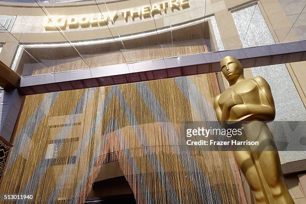 The Oscar statuette is displayed on the red carpet during the 88th Annual Academy Awards at Hollywood & Highland Center on February 28, 2016 in...