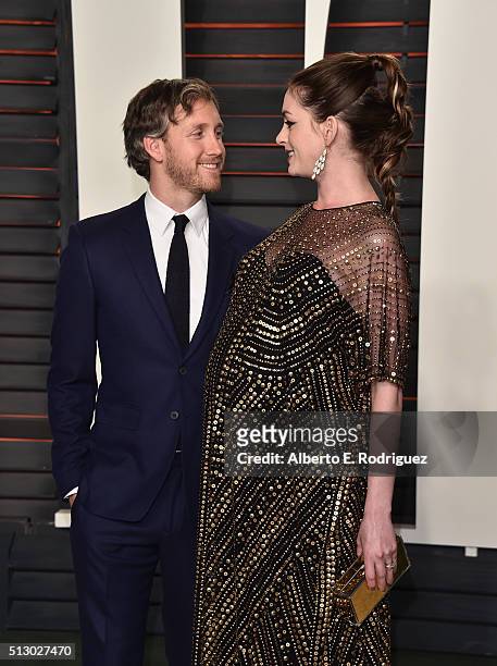 Actors Anne Hathaway and Adam Shulman attend the 2016 Vanity Fair Oscar Party hosted By Graydon Carter at Wallis Annenberg Center for the Performing...