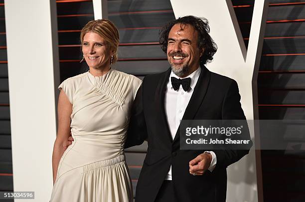 Maria Eladia Hagerman and director Alejandro Gonzalez Inarritu arrive at the 2016 Vanity Fair Oscar Party Hosted By Graydon Carter at Wallis...