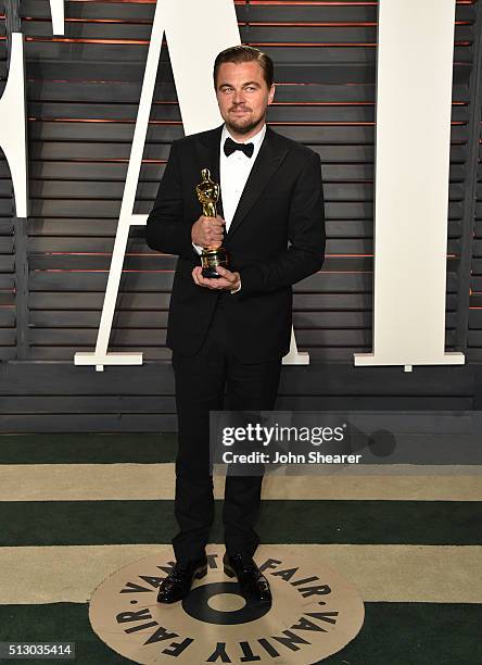 Actor Leonardo DiCaprio arrives at the 2016 Vanity Fair Oscar Party Hosted By Graydon Carter at Wallis Annenberg Center for the Performing Arts on...