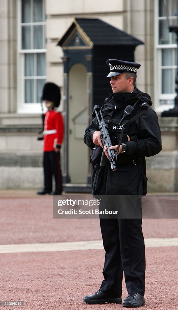 Urgent Security Review Under Way At Buckingham Palace