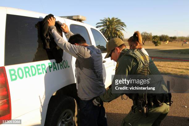 border patrol, rio grande valley, texas, feb. 9, 2016 - illegale immigrant stockfoto's en -beelden