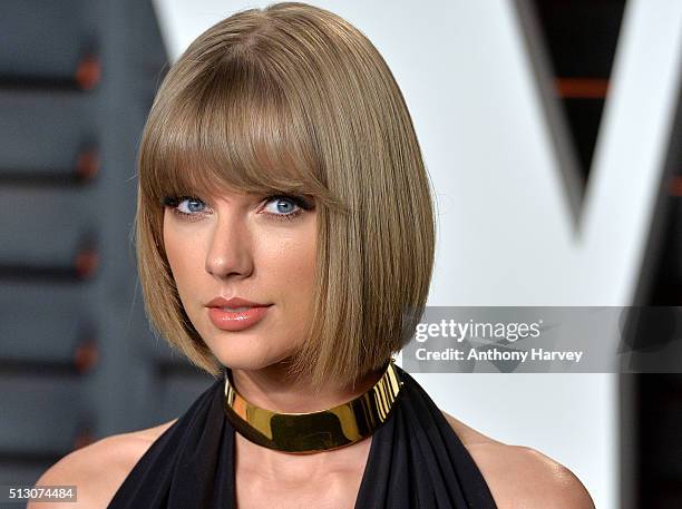 Taylor Swift attends the 2016 Vanity Fair Oscar Party hosted By Graydon Carter at Wallis Annenberg Center for the Performing Arts on February 28,...