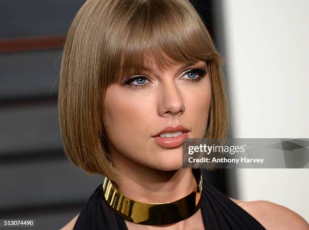 Taylor Swift attends the 2016 Vanity Fair Oscar Party hosted By Graydon Carter at Wallis Annenberg Center for the Performing Arts on February 28,...