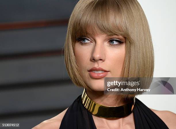 Taylor Swift attends the 2016 Vanity Fair Oscar Party hosted By Graydon Carter at Wallis Annenberg Center for the Performing Arts on February 28,...