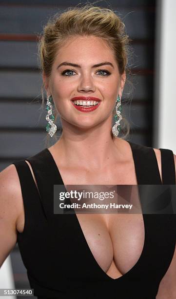 Kate Upton attends the 2016 Vanity Fair Oscar Party hosted By Graydon Carter at Wallis Annenberg Center for the Performing Arts on February 28, 2016...