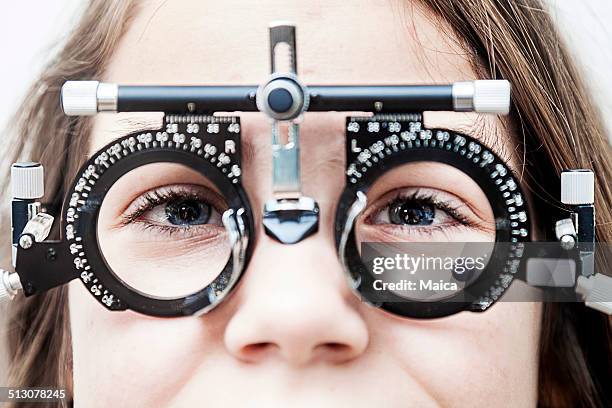eye test equipment - lens optical instrument 個照片及圖片檔