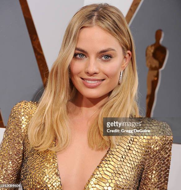 Actress Margot Robbie arrives at the 88th Annual Academy Awards at Hollywood & Highland Center on February 28, 2016 in Hollywood, California.