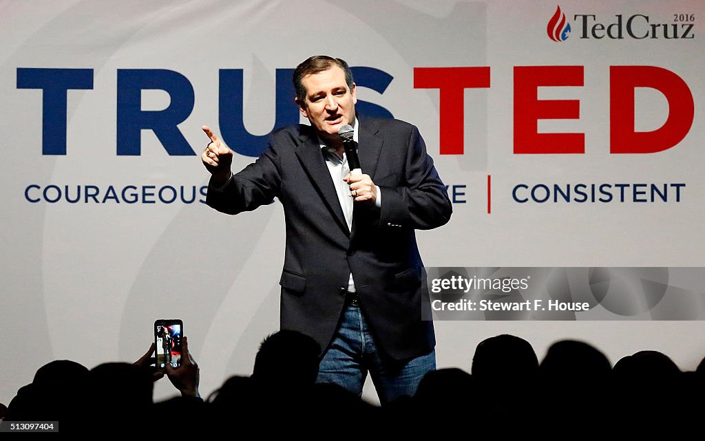 Ted Cruz Holds Campaign Rally In Dallas One Day Before Super Tuesday