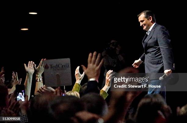 Republican presidential candidate Sen. Ted Cruz concludes his remarks at a rally at Gilley's Dallas the day before Super Tuesday February 29, 2016 in...