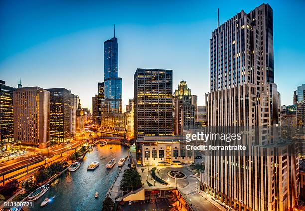 chicago skyline aerial view - trump international hotel & tower chicago stock pictures, royalty-free photos & images