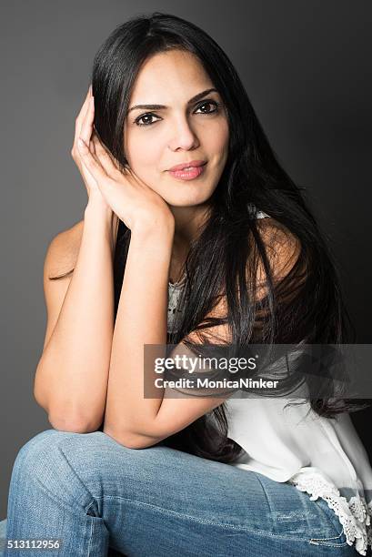 glücklich vierziger jahre - augenfarbe stock-fotos und bilder