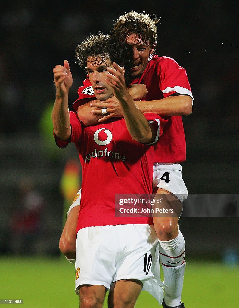 Olympique Lyonnais v Manchester United