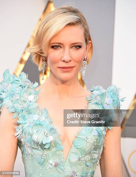 Cate Blanchett arrives at the 88th Annual Academy Awards at Hollywood & Highland Center on February 28, 2016 in Hollywood, California.