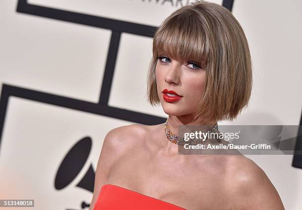 Musician Taylor Swift arrives at The 58th GRAMMY Awards at Staples Center on February 15, 2016 in Los Angeles, California.