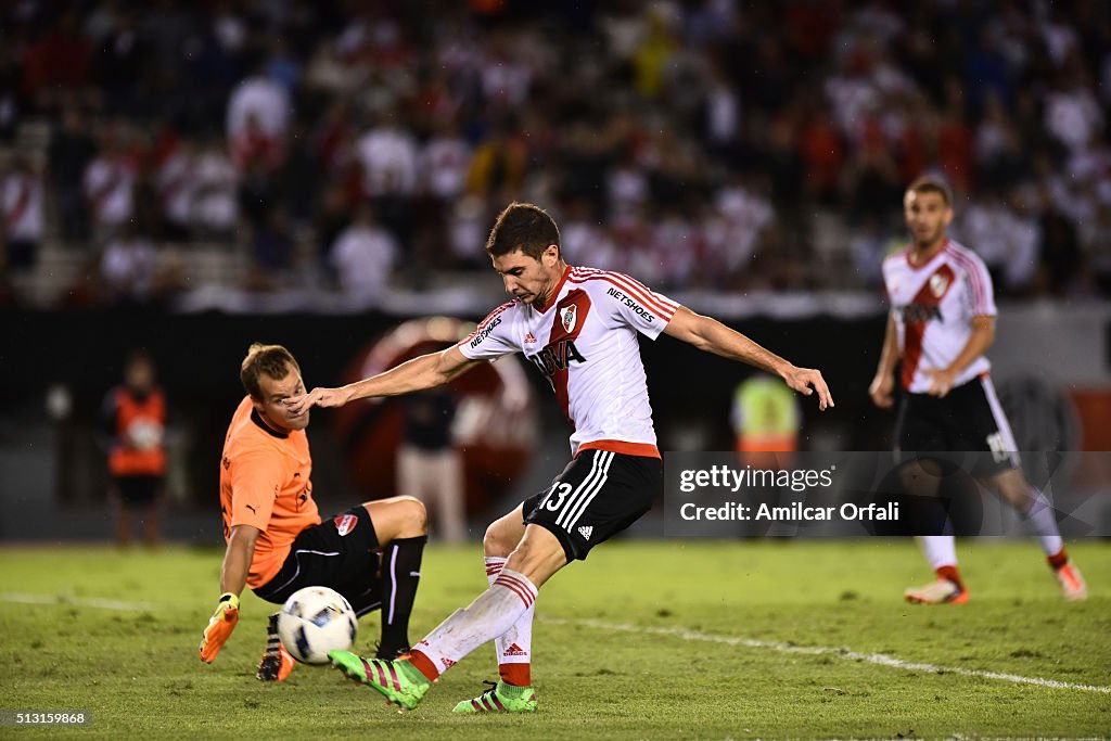 River Plate v Independiente - Torneo Transicion 2016