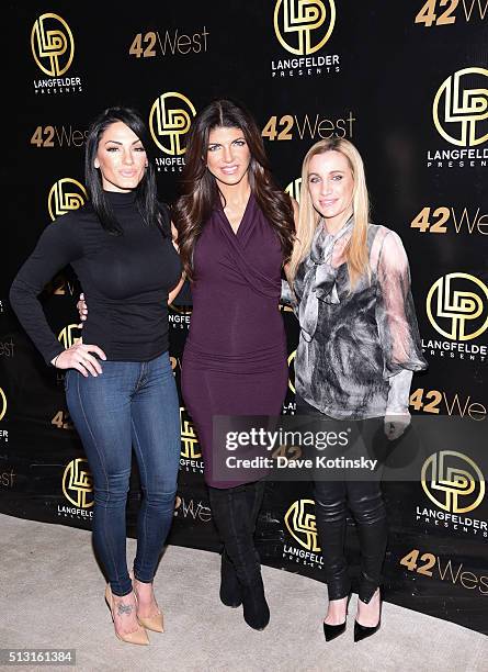 Lisa Distasio Priscilla Distasio Photos and Premium High Res Pictures - Getty Images